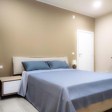 76 Avenue Suites Wi-Fi - Shuttle Reggio di Calabria Bagian luar foto