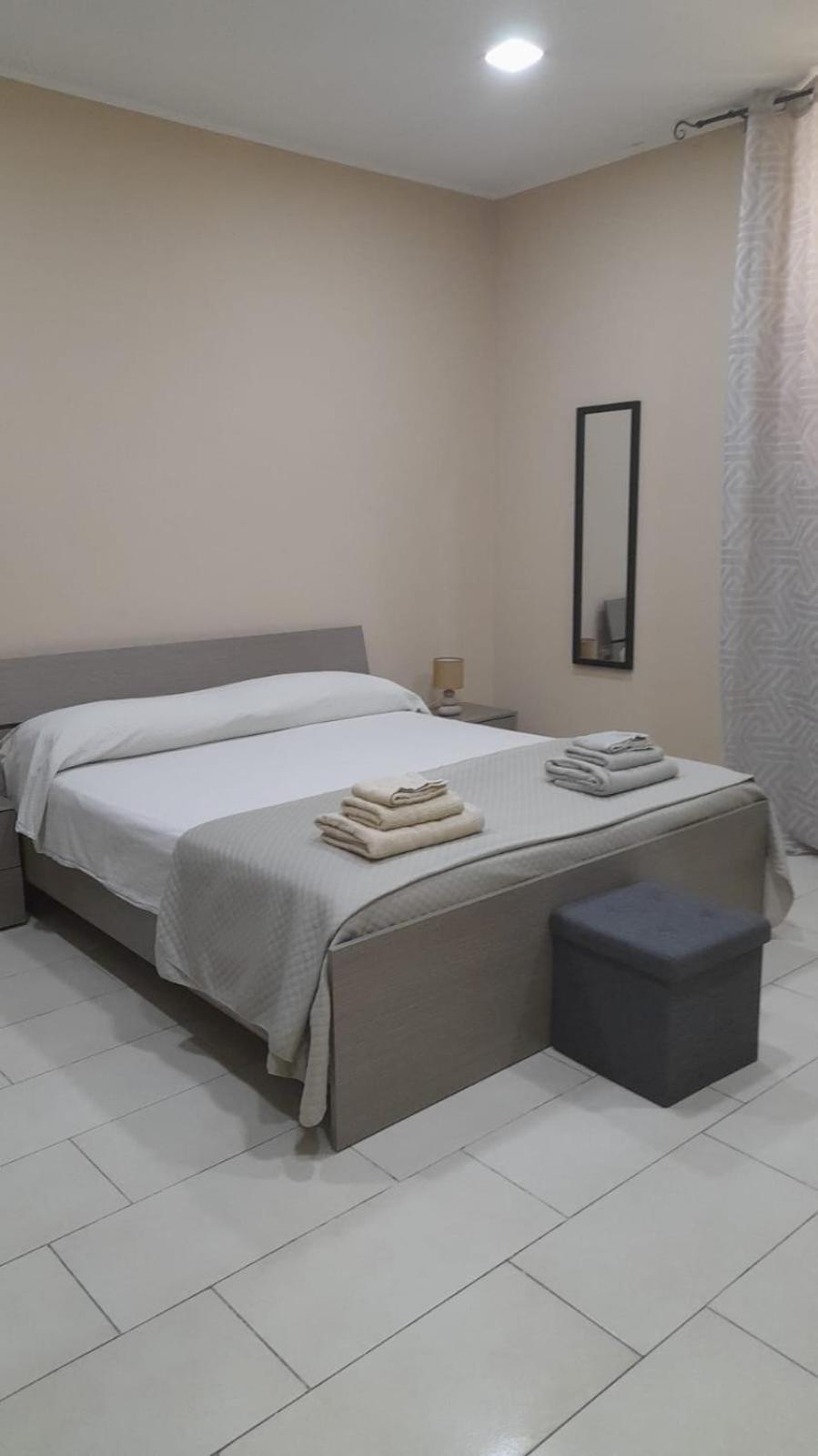 76 Avenue Suites Wi-Fi - Shuttle Reggio di Calabria Bagian luar foto