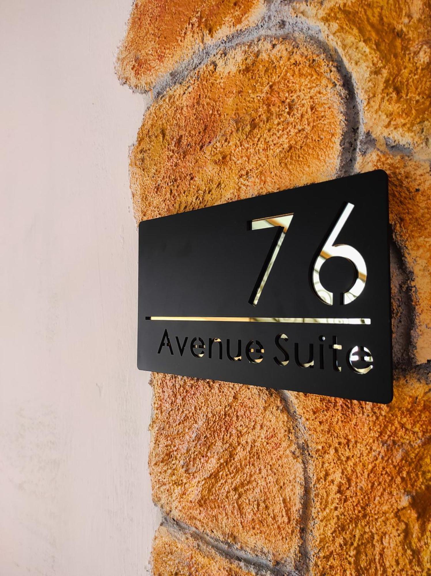 76 Avenue Suites Wi-Fi - Shuttle Reggio di Calabria Bagian luar foto