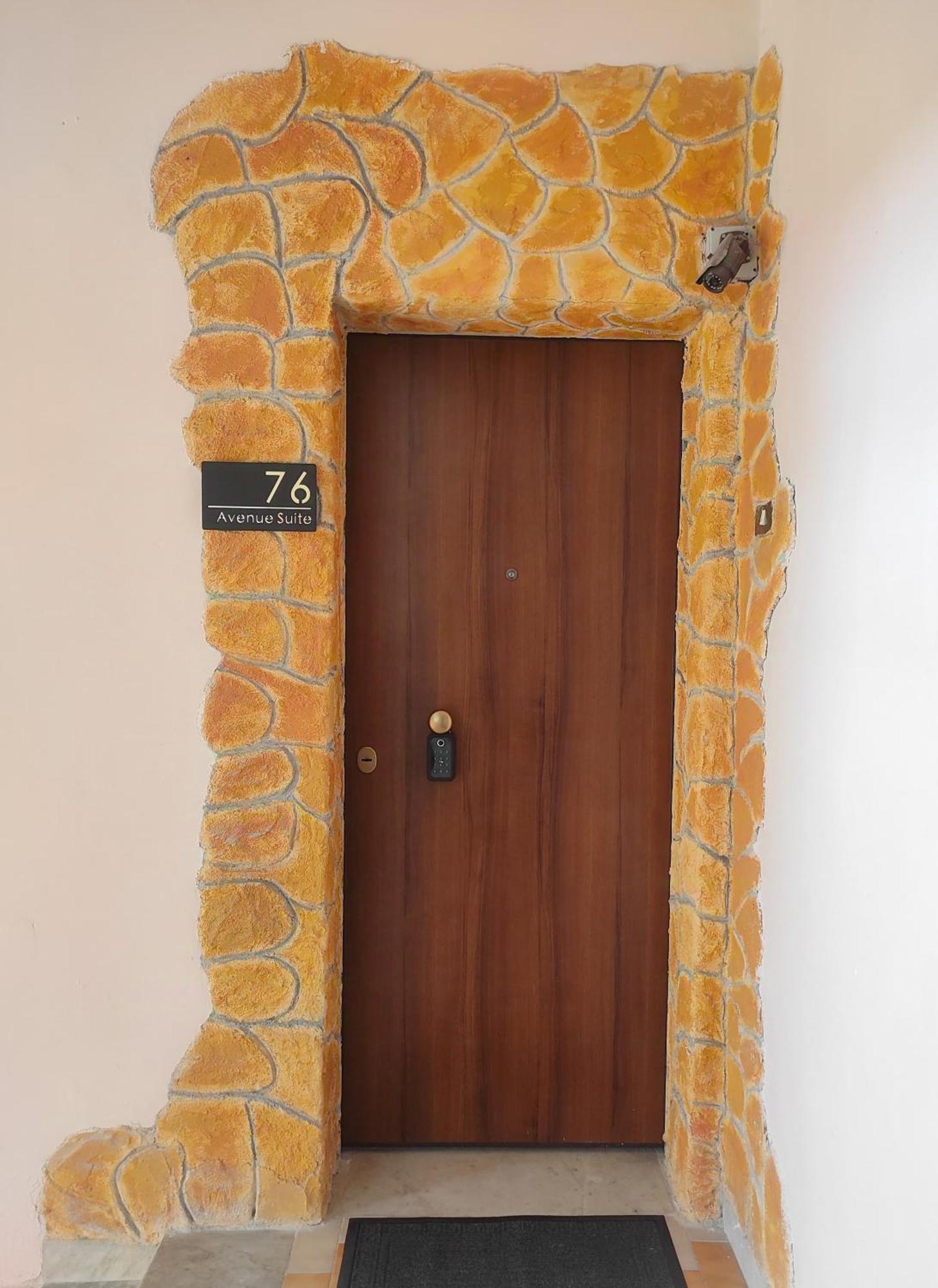 76 Avenue Suites Wi-Fi - Shuttle Reggio di Calabria Bagian luar foto