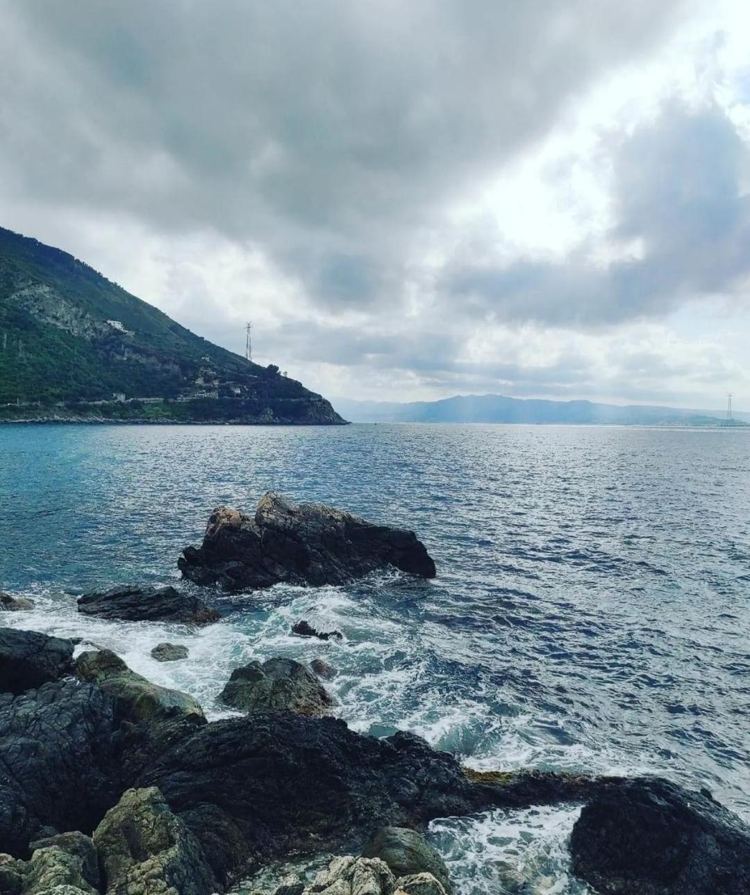 76 Avenue Suites Wi-Fi - Shuttle Reggio di Calabria Bagian luar foto