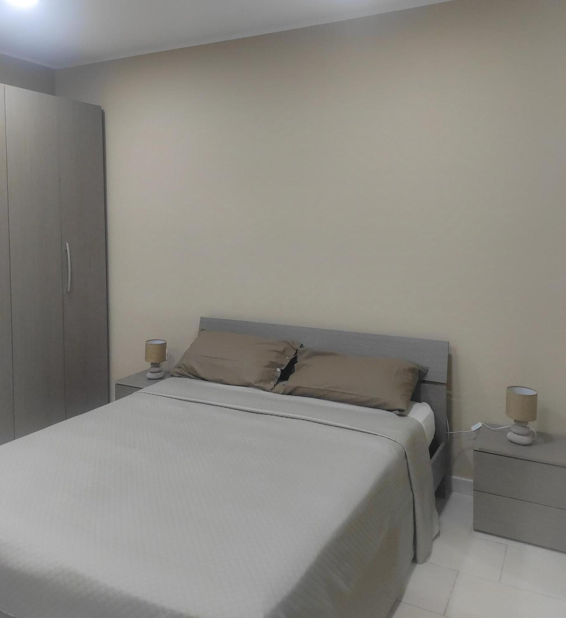 76 Avenue Suites Wi-Fi - Shuttle Reggio di Calabria Bagian luar foto