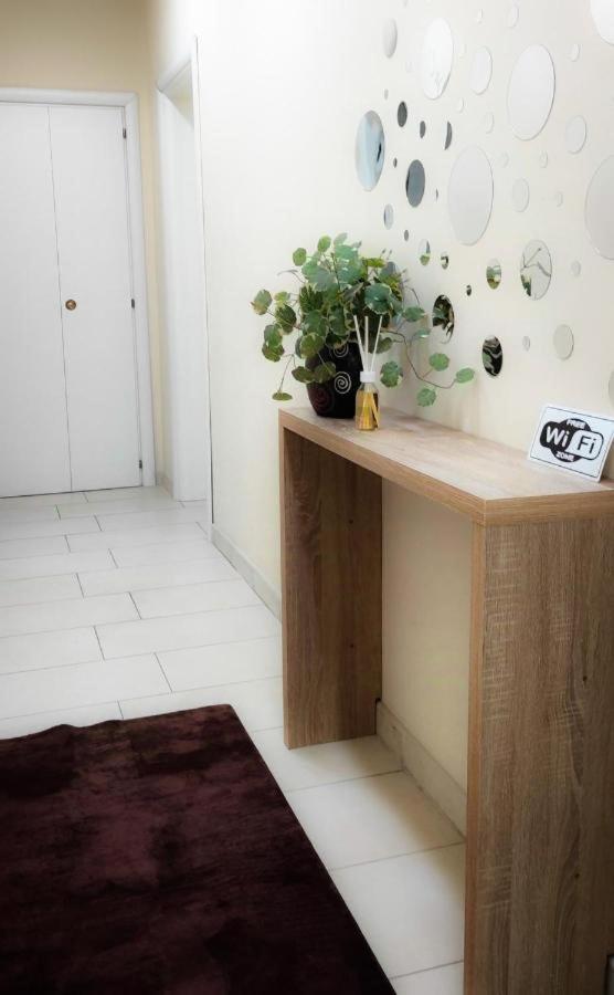 76 Avenue Suites Wi-Fi - Shuttle Reggio di Calabria Bagian luar foto