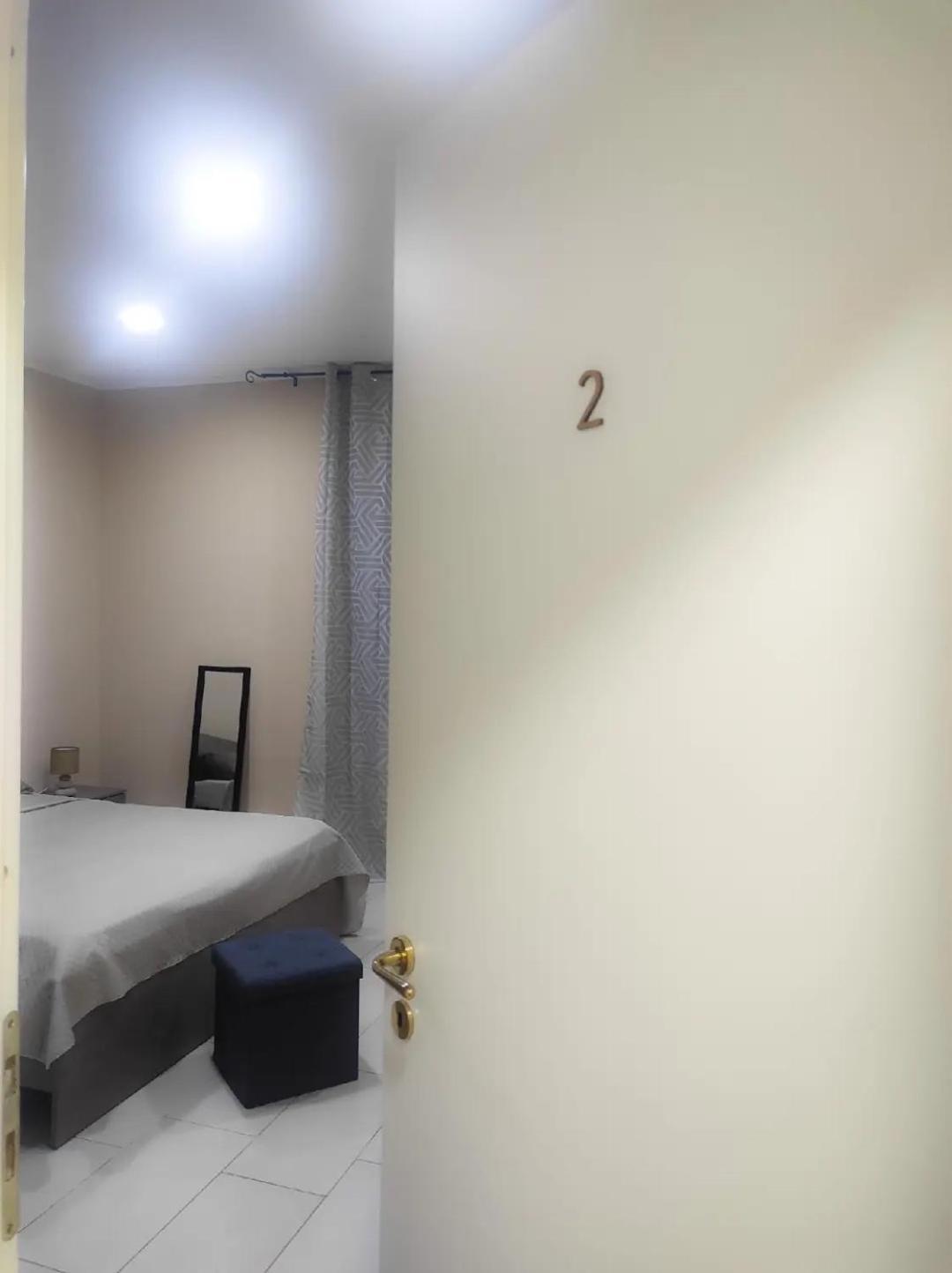 76 Avenue Suites Wi-Fi - Shuttle Reggio di Calabria Bagian luar foto