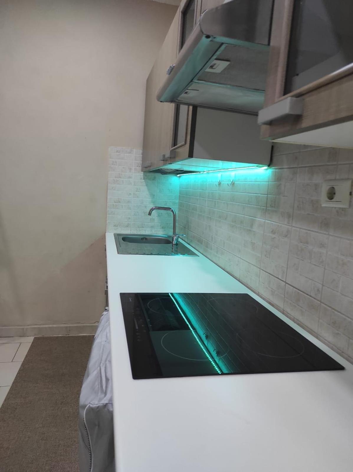 76 Avenue Suites Wi-Fi - Shuttle Reggio di Calabria Bagian luar foto